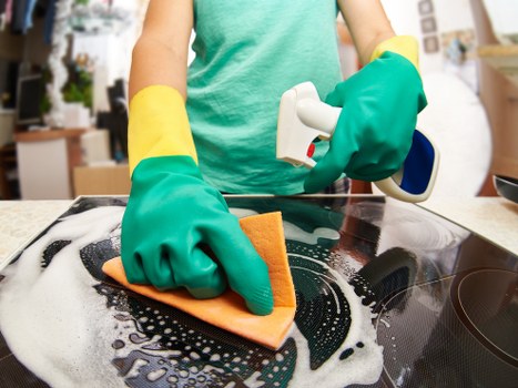 Local office cleaning service handling desks and communal areas in Croydon